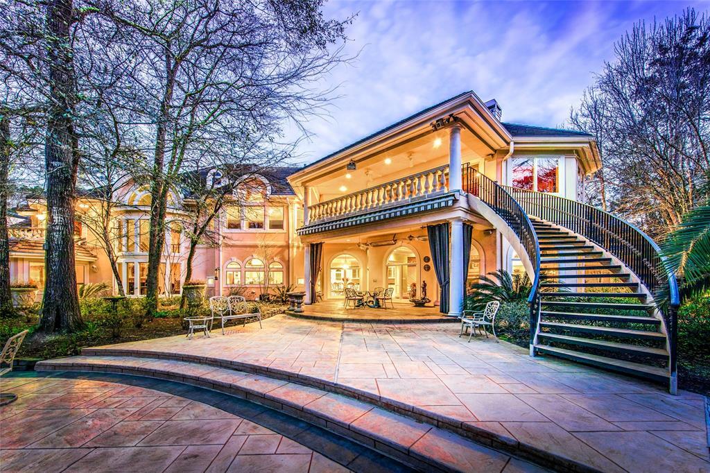 Luxury wine cellar in Grogan’s Point